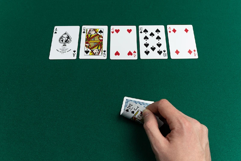 How to Play Poker - Texas Holdem